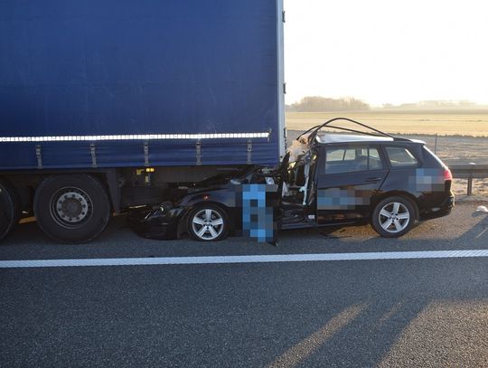 Wypadek na A1. Kierowca prawdopodobnie zasnął za kierownicą