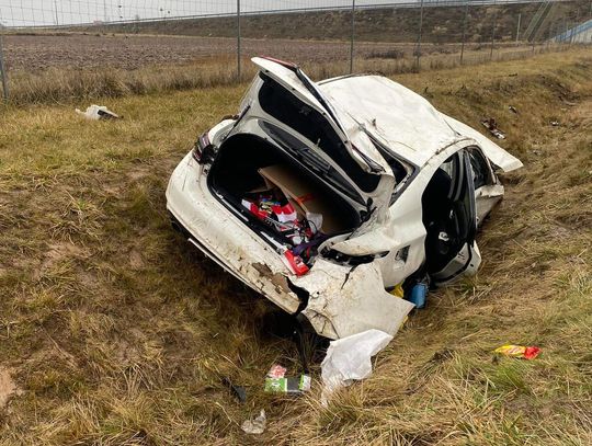 Wypadek na autostradzie A1. Dwie osoby są poszkodowane