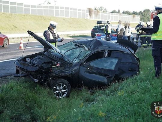 Wypadek na autostradzie. Kobieta przewieziona do szpitala