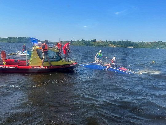 Wypadek na regatach, zatonęła łódź. Pomogli ratownicy WOPR
