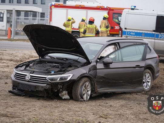 Wypadek pod Włocławkiem. Kierowca trafił do szpitala