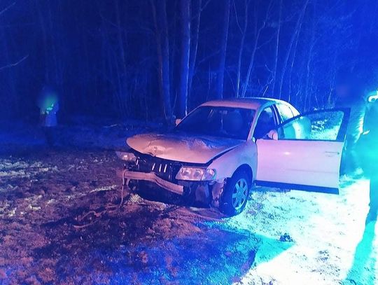 Wypadek pod Włocławkiem. Nieoficjalnie: poszkodowana kobieta w ciąży, odwieziona do szpitala