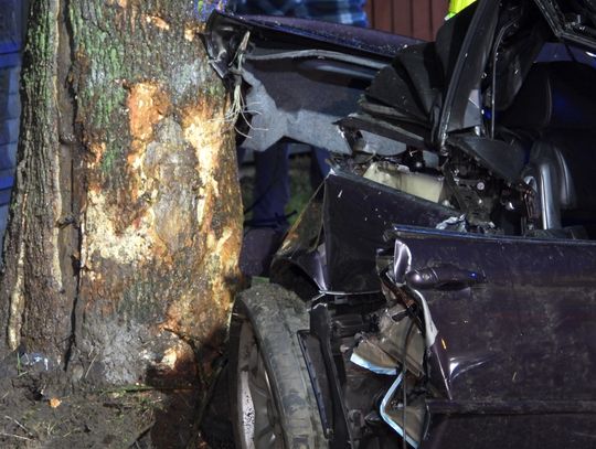 Wypadek śmiertelny w Łochocinie. Nie żyje 30 - letni kierowca BMW