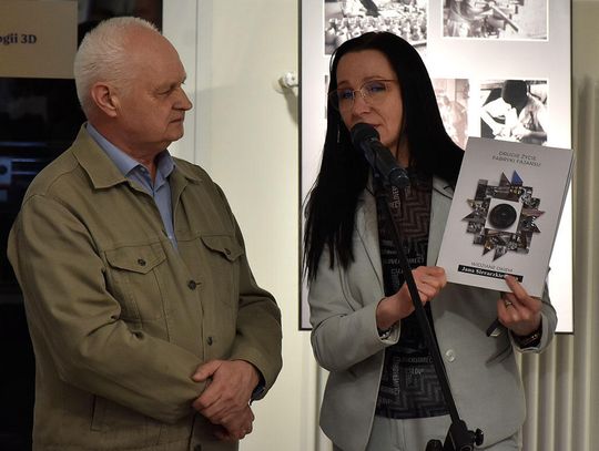 Wystawa „Drugie życie fabryki fajansu okiem Jana Sieraczkiewicza” otwarta