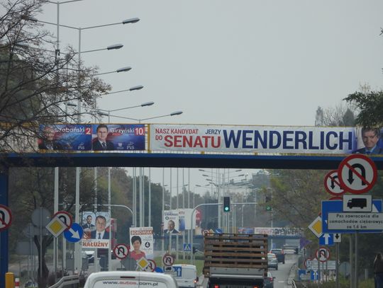 Za 5 dni powinny zniknąć banery wyborcze. Straż Miejska zaprasza pod nr 986 w przypadku zostawienia "pozostałości"