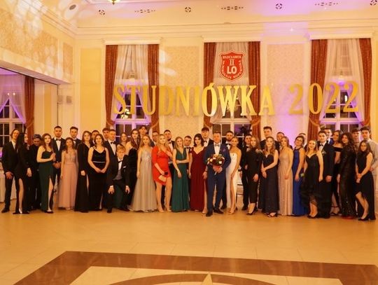 Zaczęły się studniówki. Na początek II LO im. Mikołaja Kopernika