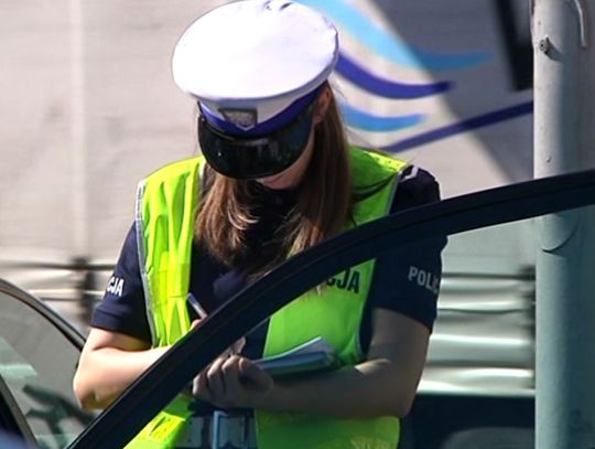 Zaostrzenie kar i mandatów. Nowelizacja Prawa o ruchu drogowym wejdzie w życie 1 stycznia 2022 r.