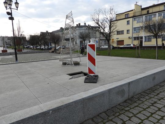 Zapadnięta fontanna to akt wandalizmu. Sprawa została zgłoszona na policję