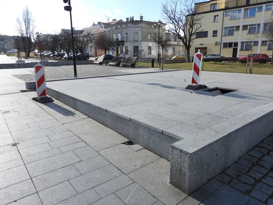 Zbyt niskie odszkodowanie powodem wciąż nienaprawionych zniszczeń na Starym Rynku