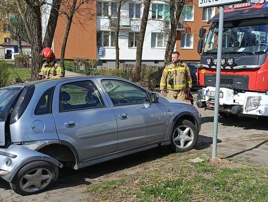 Zderzenie dwóch aut na ul. Wienieckiej. Ulica była czasowo zamknięta Zderzenie dwóch aut na ul. Wienieckiej. Ulica była czasowo zamknięta