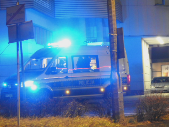 Zderzenie pojazdów na rondzie Powstania Styczniowego. Sprawczynią 52-letnia kierująca Toyotą