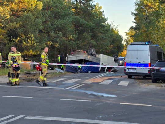 Zderzenie samochodu osobowego z dostawczym na ul. Brzezinowej – kobieta trafiła do szpitala