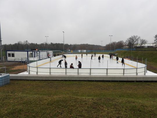 Ze szkolną legitymacją wejdziesz w ferie na lodowisko za darmo!