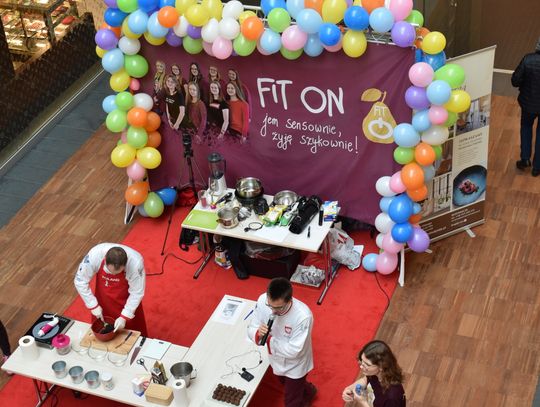 "Zwolnione z Teorii" uczennice zorganizowały "Fit On"