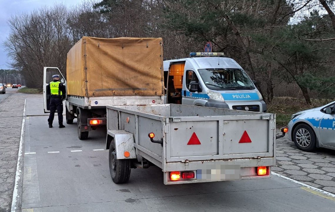 15 mandatów, 11 pouczeń. Akcja „TRUCK & BUS” we Włocławku