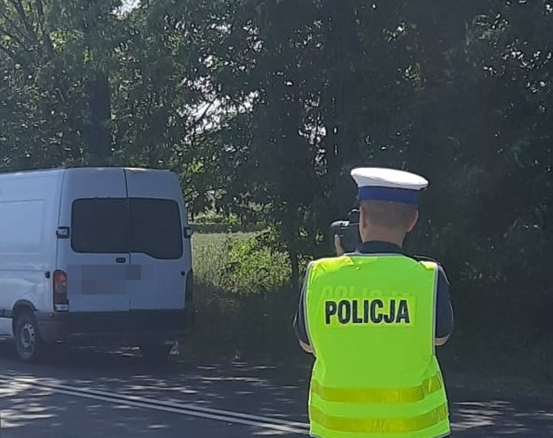 1500 zł mandatu i utrata "prawka". 42-latek jechał ul. Toruńską z prędkością 102 km/h 1500 zł mandatu i utrata "prawka". 42-latek jechał ul. Toruńską z prędkością 102 km/h