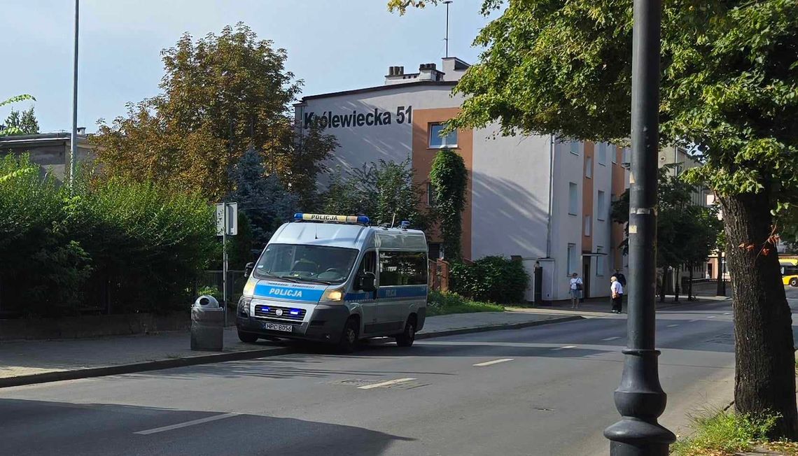 19-latka wyjeżdżając z posesji potrąciła motocyklistę