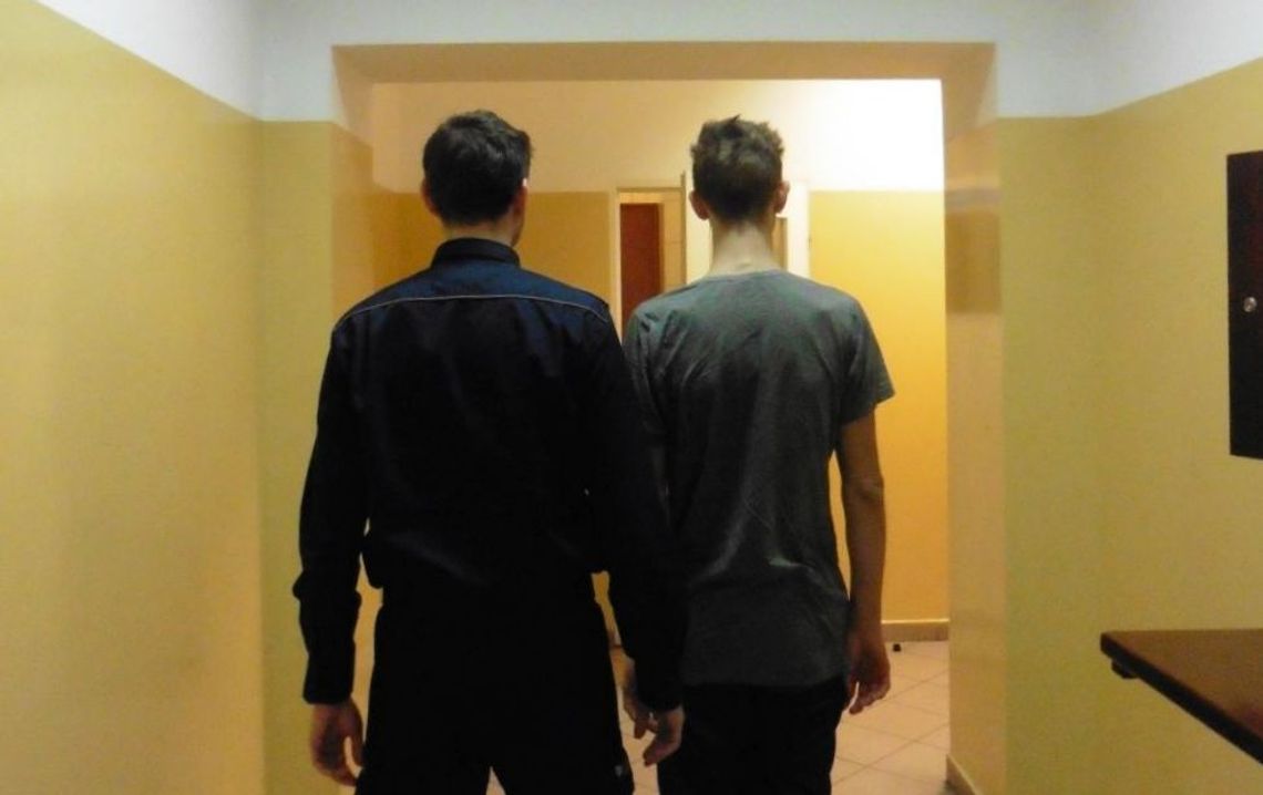  20-latek nie stawił się do zakładu karnego. Policjanci w czasie wolnym zatrzymali poszukiwanego 