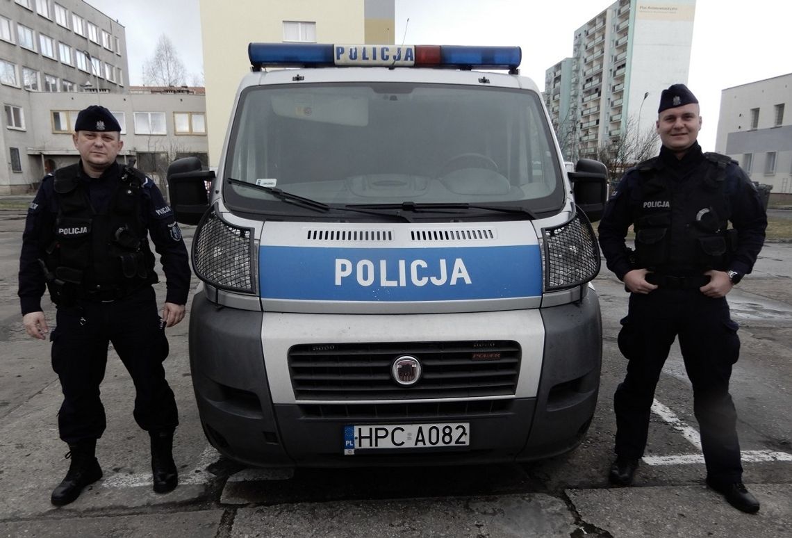 26-latek chciał się powiesić. Próbę samobójczą udaremnili policjanci 26-latek chciał się powiesić. Próbę samobójczą udaremnili policjanci