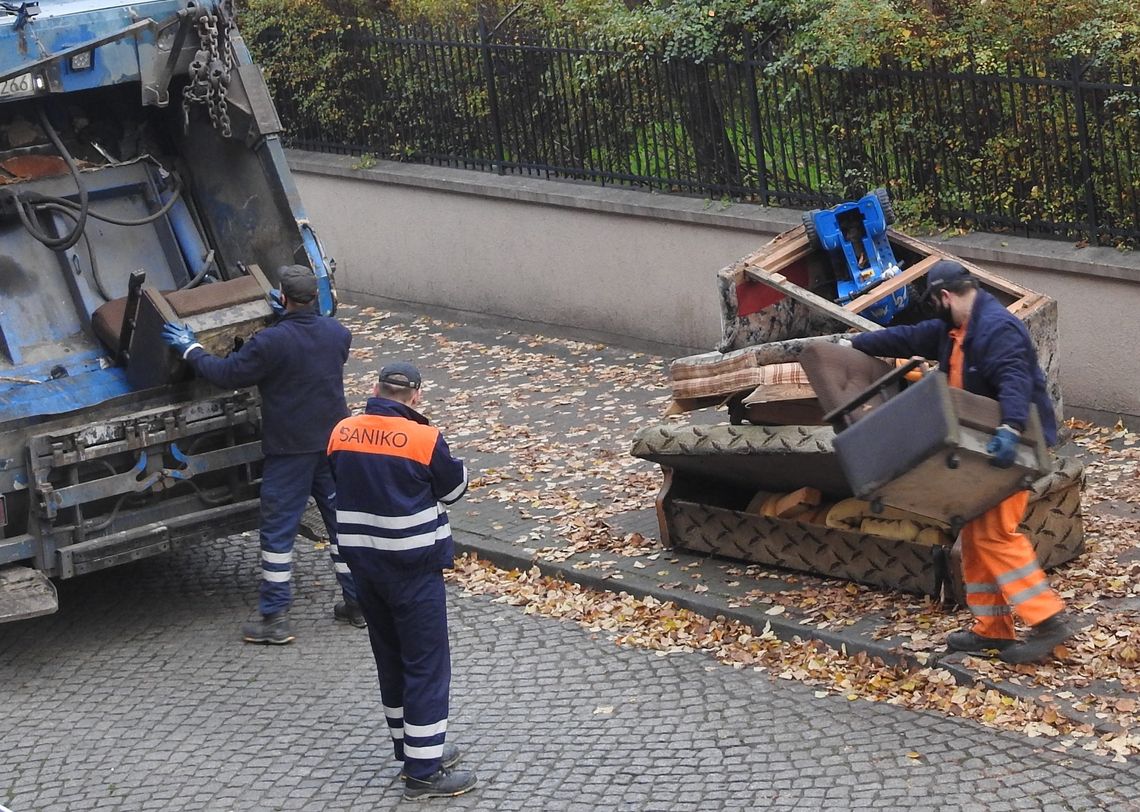 30% podwyżka za odbiór śmieci przez Saniko, chyba, że radni zagłosują przeciw