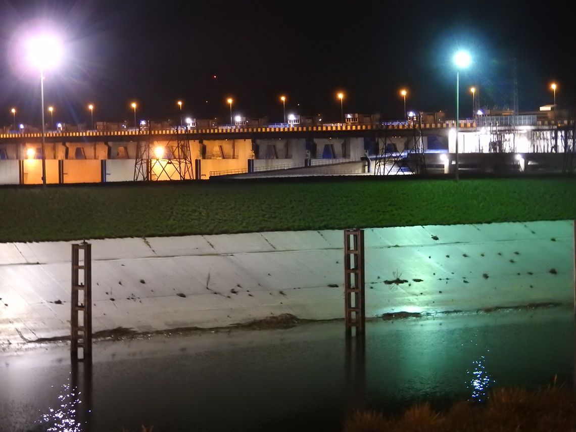 33- latek chciał odebrać sobie życie skacząc z tamy