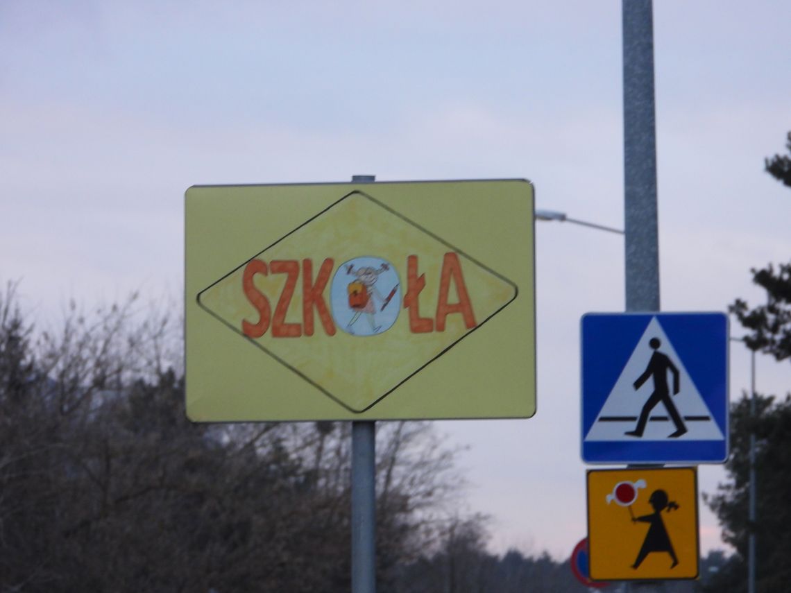 szkoła, znak drogowy