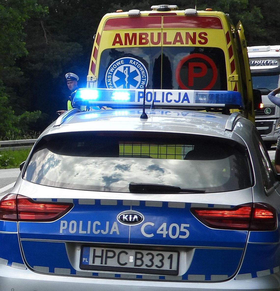 40 latek miał 3,2 promila, uderzył w ogrodzenie i dachował