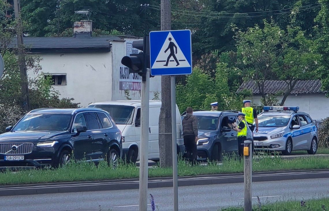 65-latek przekroczył prędkość i złamał dożywotni zakaz prowadzenia pojazdów