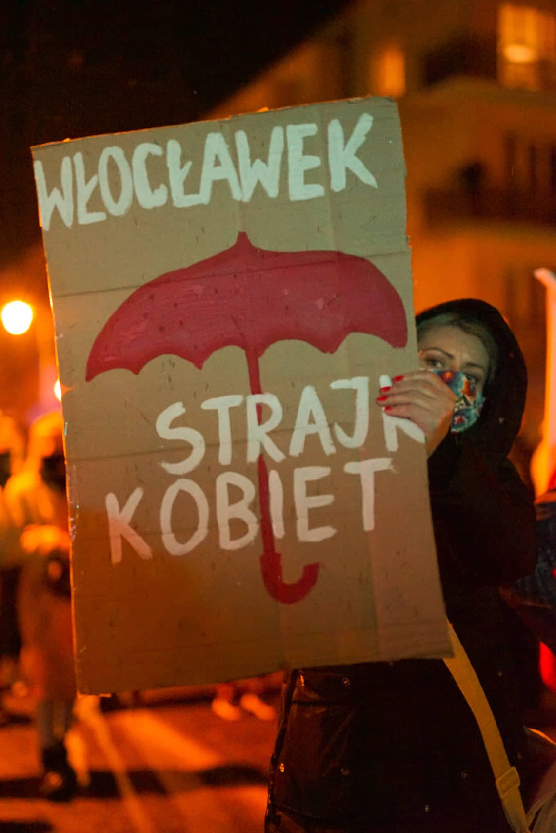 Adwokat Piotr Mokry bezpłatnie pomoże osobom, wobec których rząd zapowiedział kary za organizowanie Strajku-Kobiet