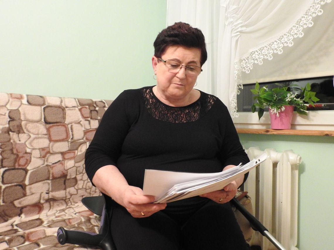 Agresywna sąsiadka bije(!) schorowaną staruszkę. Kobieta jest więźniem we własnym domu... Agresywna sąsiadka bije(!) schorowaną staruszkę. Kobieta jest więźniem we własnym domu...