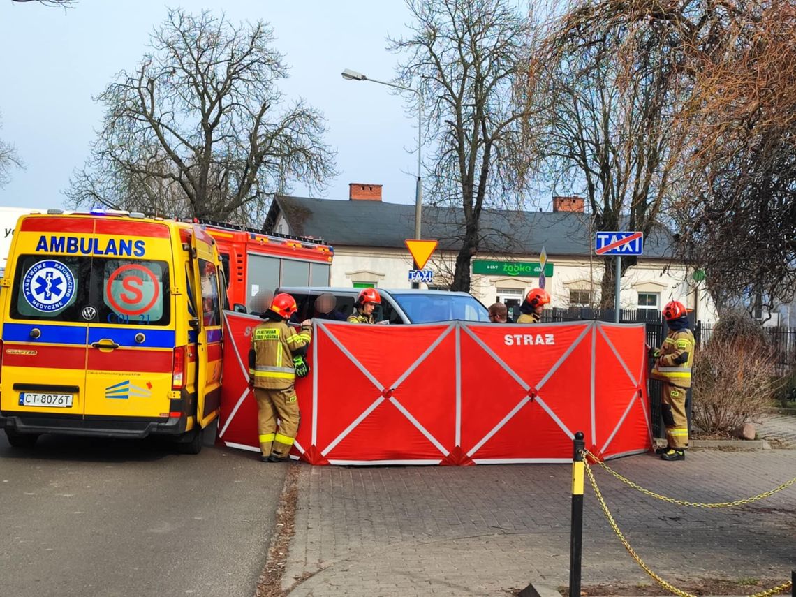 Ul. Szpitalna zablokowana, służby rozstawiły parawan