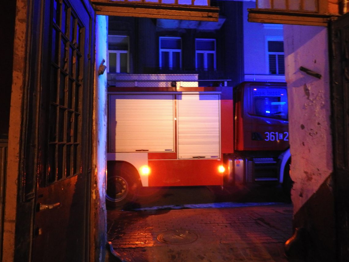 Akcja Straży Pożarnej i Policji na ul. POW. Ulatniał się gaz