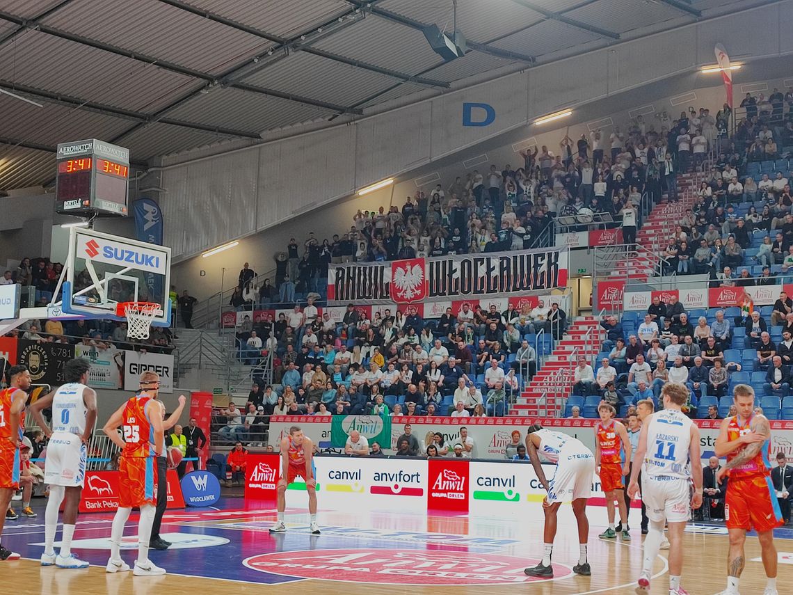 Trwa emocjonujące starcie w Hali Mistrzów: Anwil Włocławek kontra Tauron GTK Gliwice