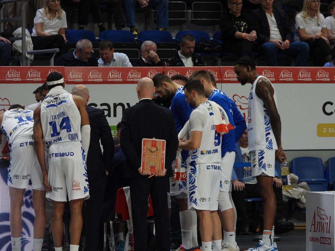 Anwil wygrywa na wyjeździe z Górnikiem 71:75