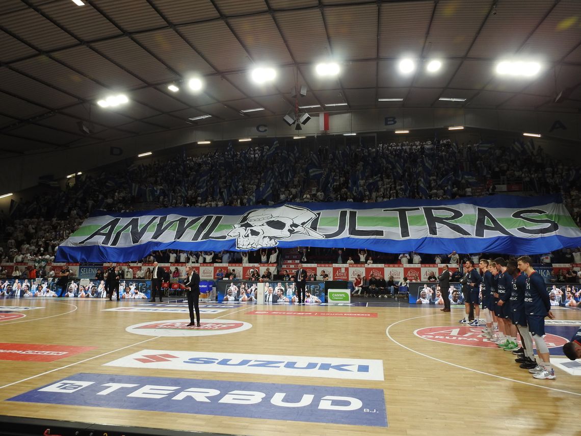 Anwil wygrywa z Twardymi Piernikami