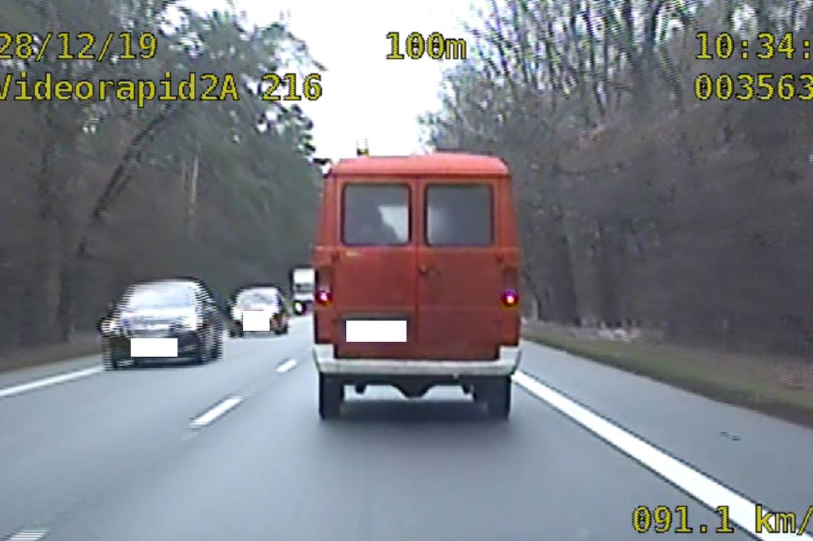 Autem prywatnym jeździł "na syrenach". 44-latek może trafić do aresztu