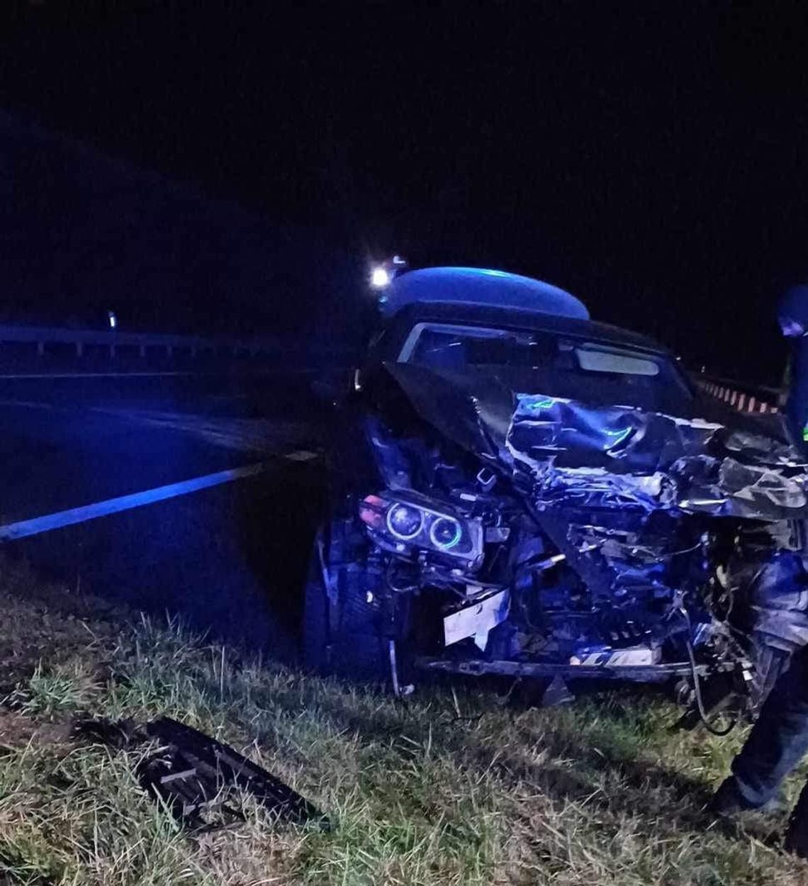 Auto osobowe zderzyło się z z pojazdem ciężarowym na autostradzie A1