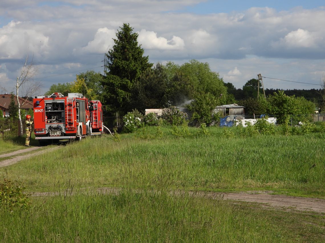 Awantura rodzinna i pożar budynku gospodarczego przy ulicy Rudej