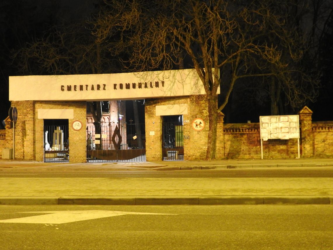 Cmentarze komunalne będą otwarte dłużej Cmentarze komunalne będą otwarte dłużej