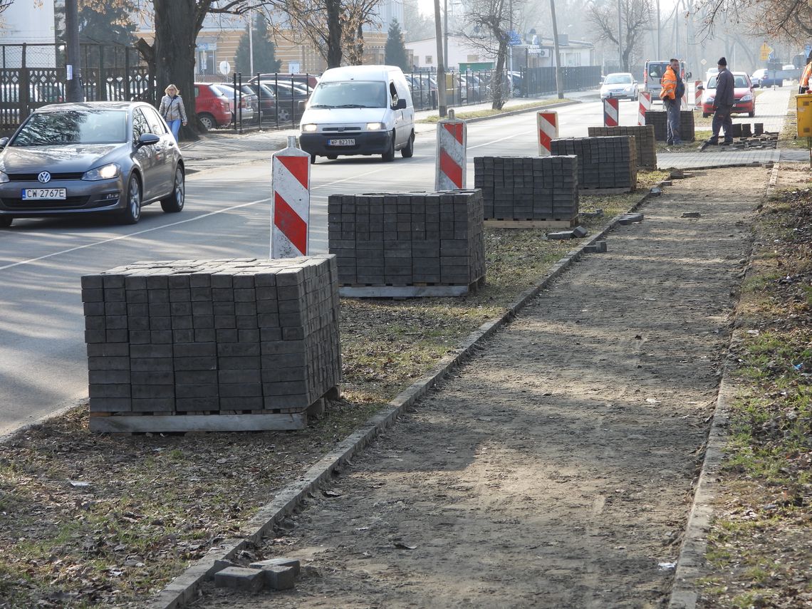 Co się stanie z kostką z ul. Wysokiej? "Zdejmują i starannie odkładają na palety. Chętnie odkupię"