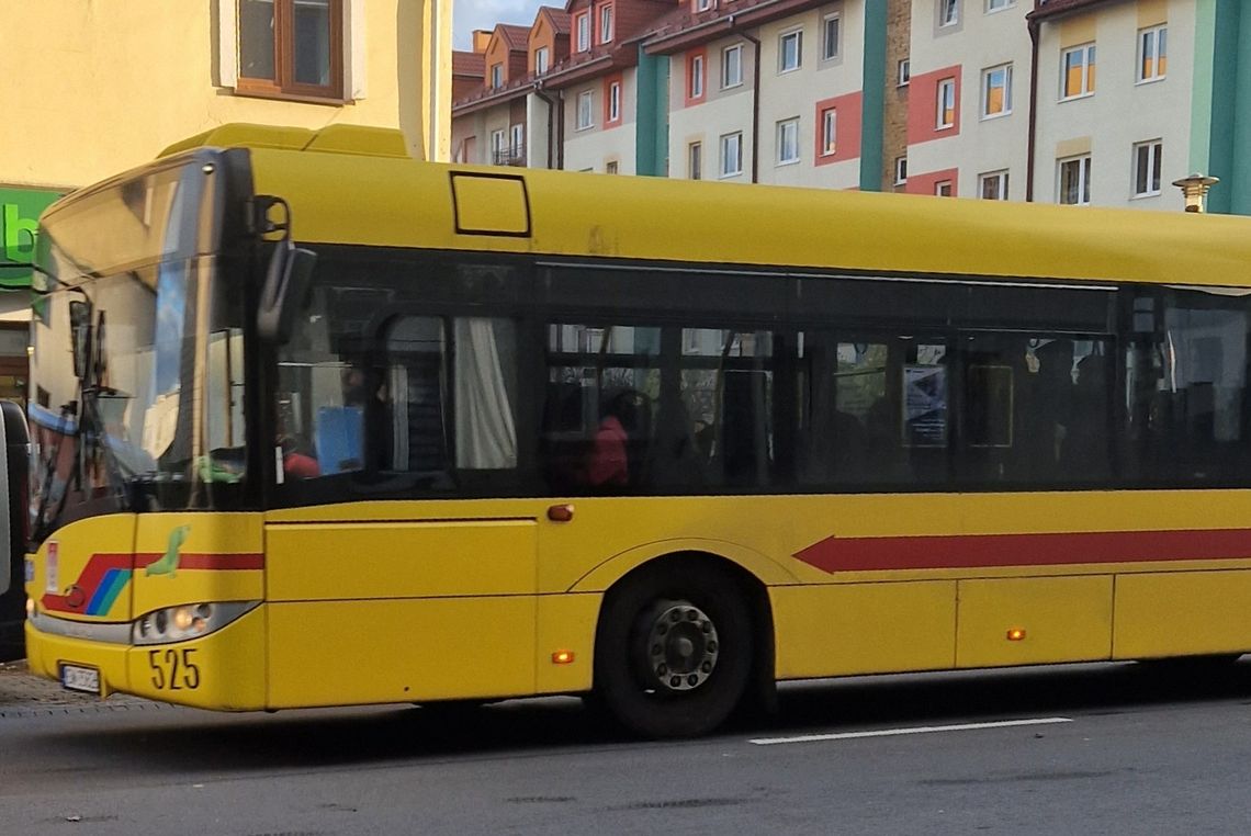 Pracownica zakładów Salamander apeluje o zmiany w rozkładzie MPK. Ostatni autobus o 14.00