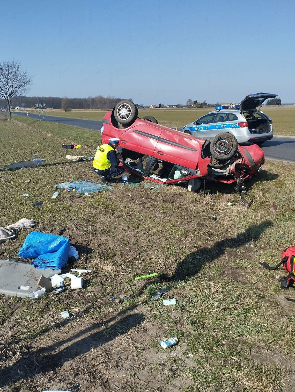 Dachowanie w Grochowiskach. Kierująca miała 2,5 promila Dachowanie w Grochowiskach. Kierująca miała 2,5 promila