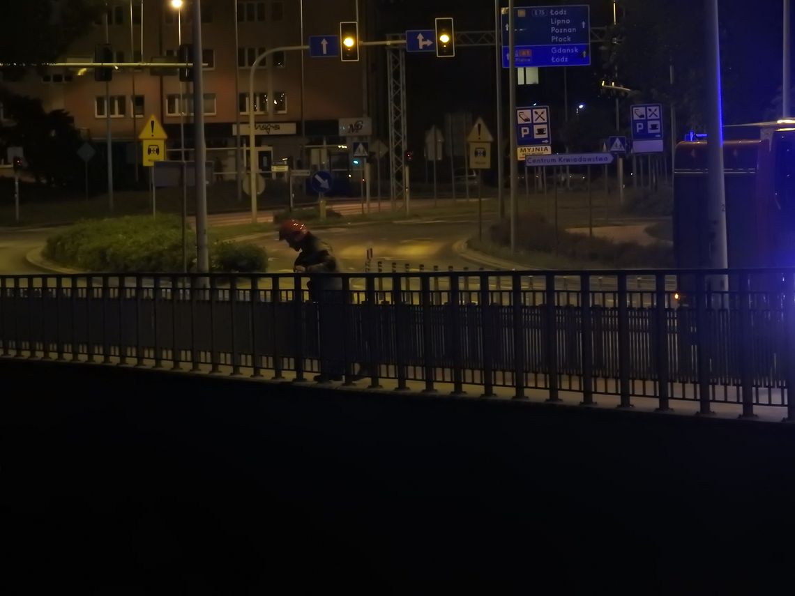 Desperata z mostu nad Zgłowiączką uratowali Błażej i Szymon. To nie był fałszywy alarm Desperata z mostu nad Zgłowiączką uratowali Błażej i Szymon. To nie był fałszywy alarm