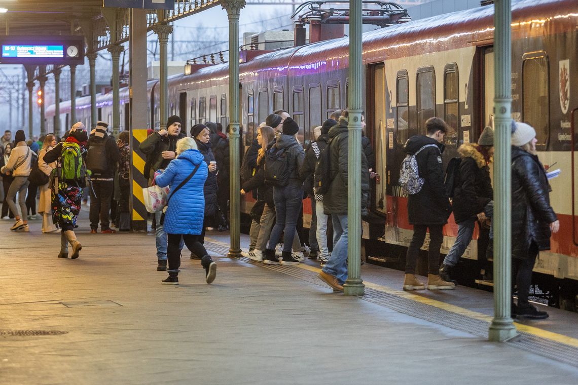 Dodatkowe połączenia kolejowe 1 listopada Dodatkowe połączenia kolejowe 1 listopada