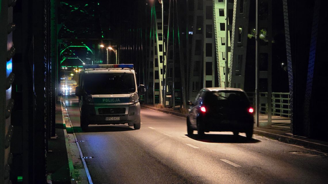 Dramatyczna interwencja na moście. Mężczyzna chciał targnąć się na życie