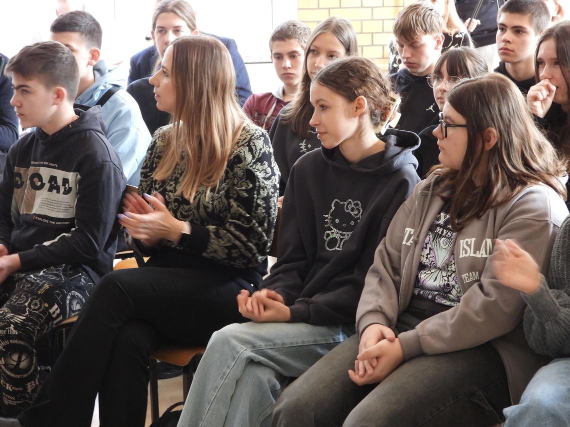 „Drzwi Otwarte dla Integracji” - uczniowie SP nr 5 odwiedzili "Samochodówkę"