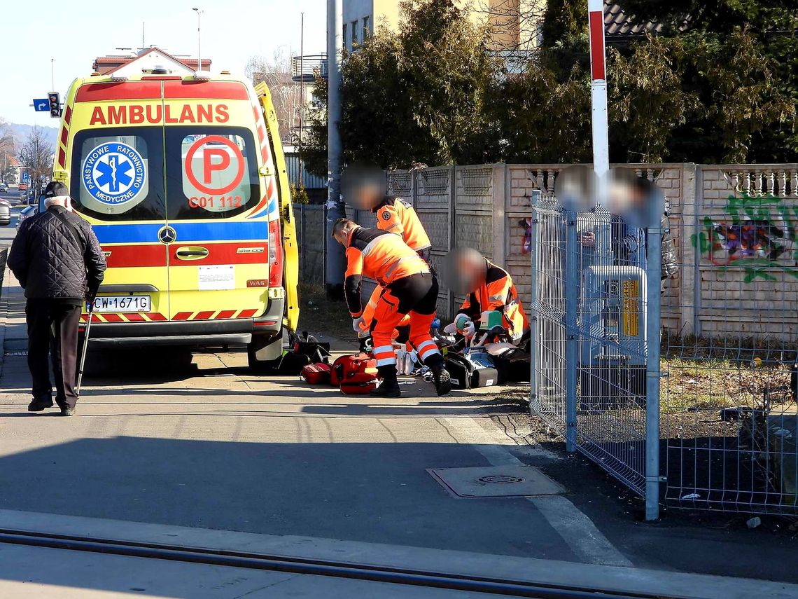Dwa Zespoły Ratownictwa Medycznego reanimowały starszego mężczyznę. Niestety doszło do tragedii