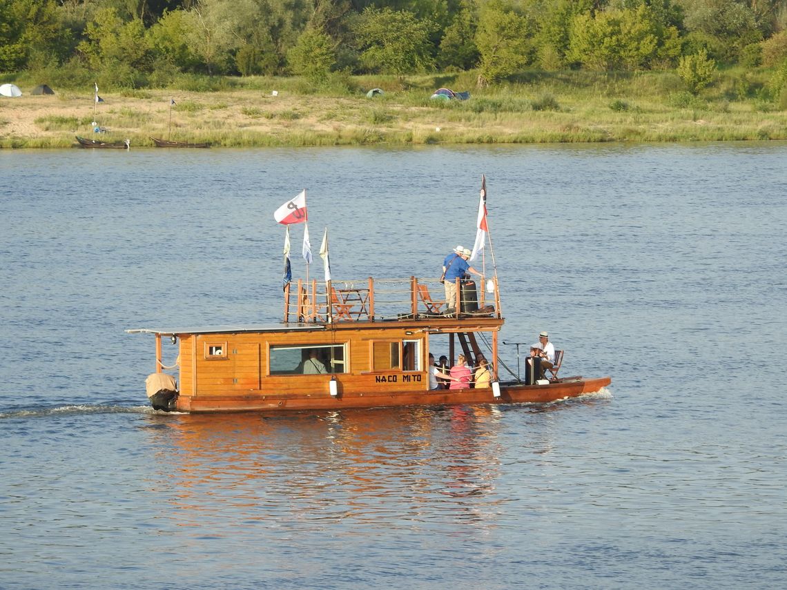 Dwie drewniane łodzie wkrótce do dyspozycji mieszkańców i turystów. Miasto szuka nazwy i zaprasza do ankiety