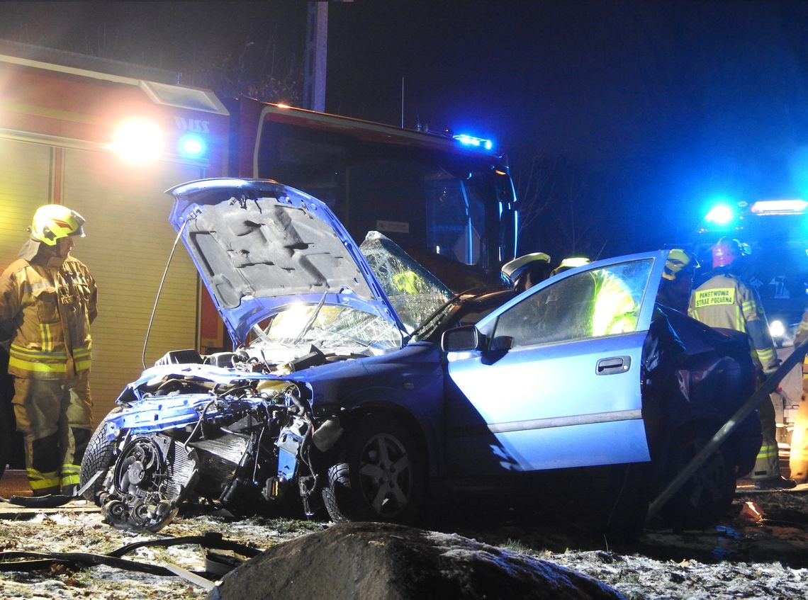 Dwie osoby trafiły do szpitala w wyniku wypadku w Pikutkowie. Ruch odbywa się wahadłowo