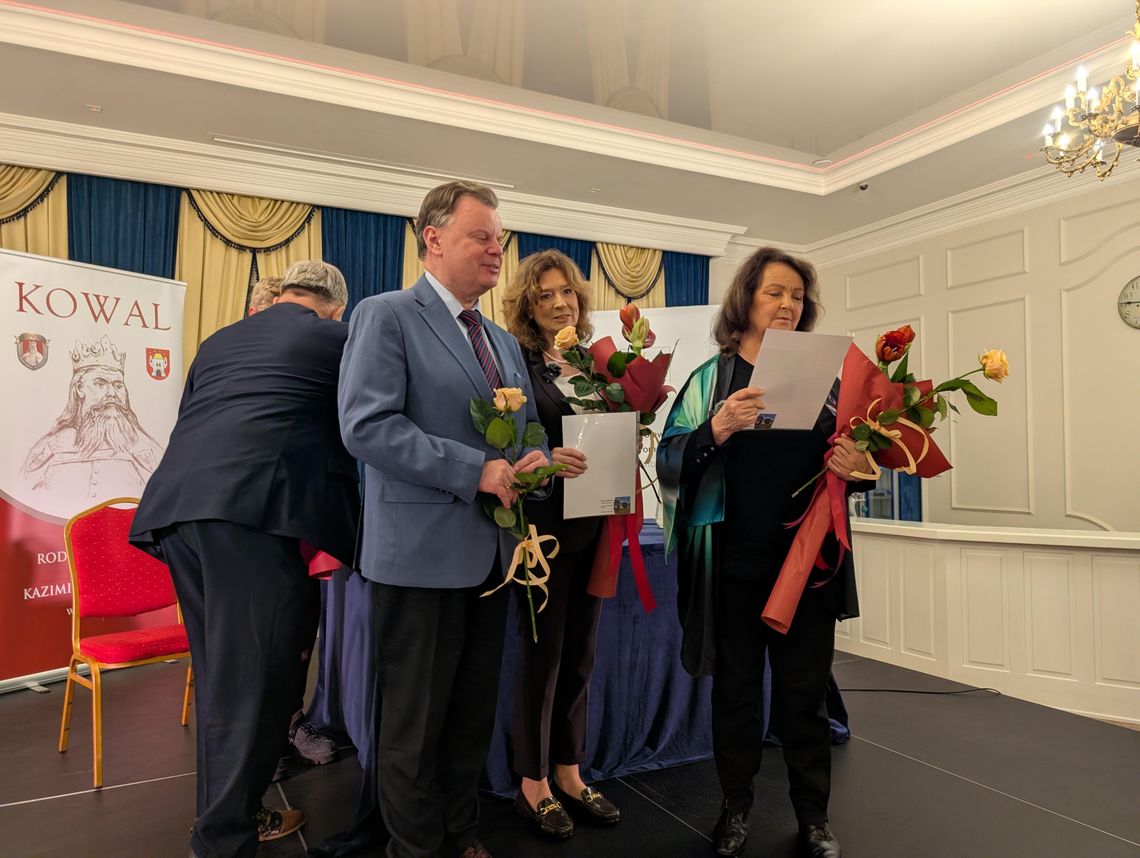 Anna Dymna i Elżbieta Bińczycka w Kowalu. Obecni długo bili brawo